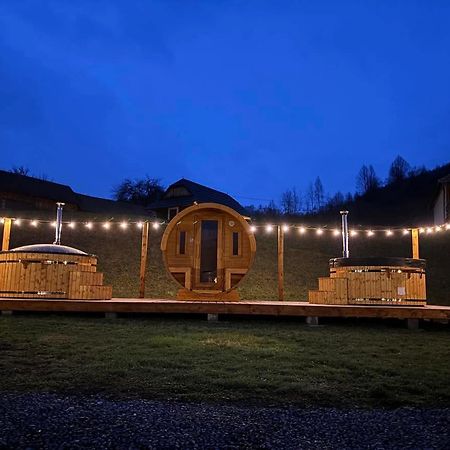 Biotour Camping & Restaurant Ghimes-Faget ภายนอก รูปภาพ