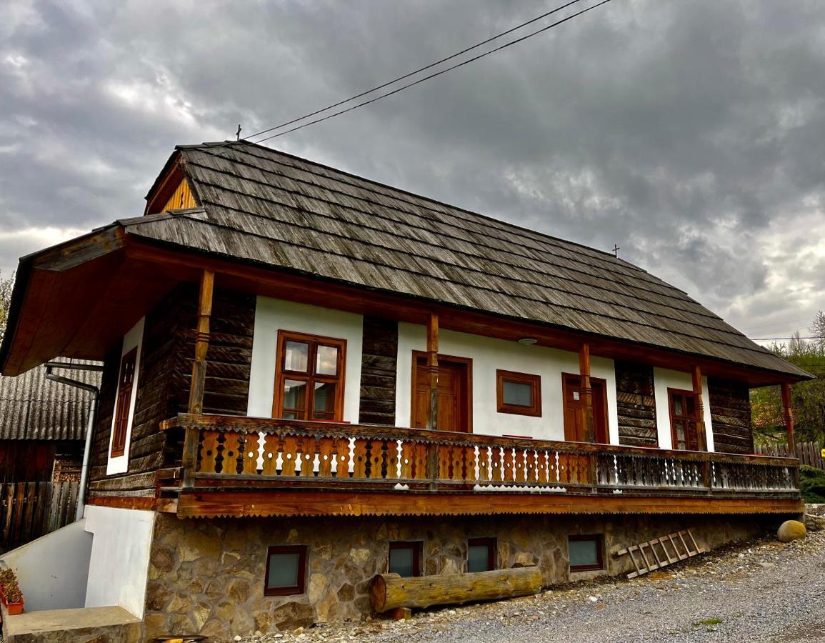 Biotour Camping & Restaurant Ghimes-Faget ภายนอก รูปภาพ