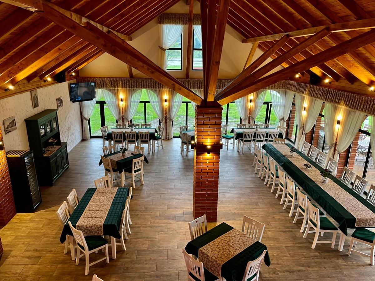 Biotour Camping & Restaurant Ghimes-Faget ภายนอก รูปภาพ