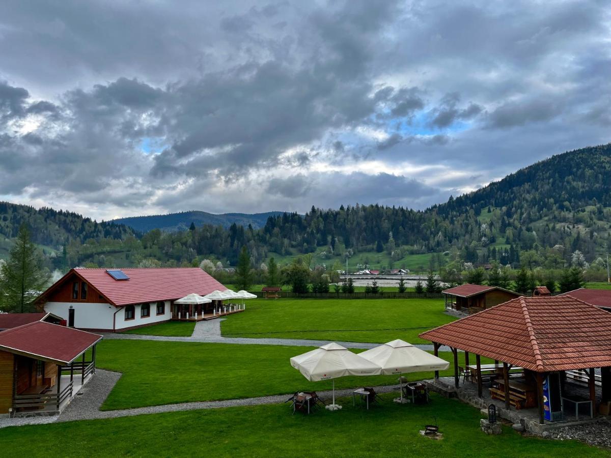 Biotour Camping & Restaurant Ghimes-Faget ภายนอก รูปภาพ