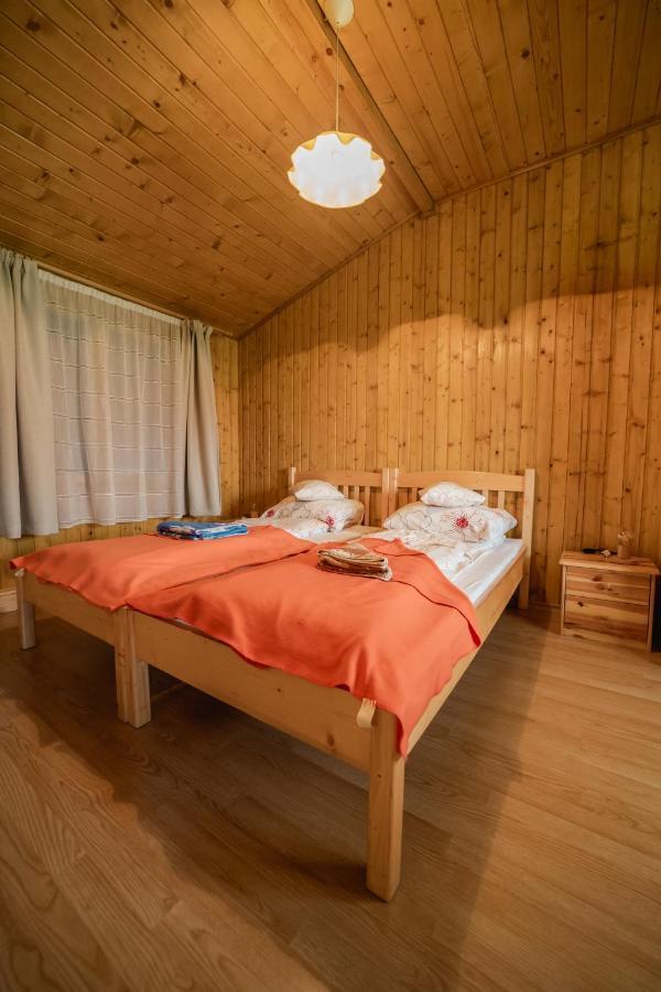 Biotour Camping & Restaurant Ghimes-Faget ภายนอก รูปภาพ