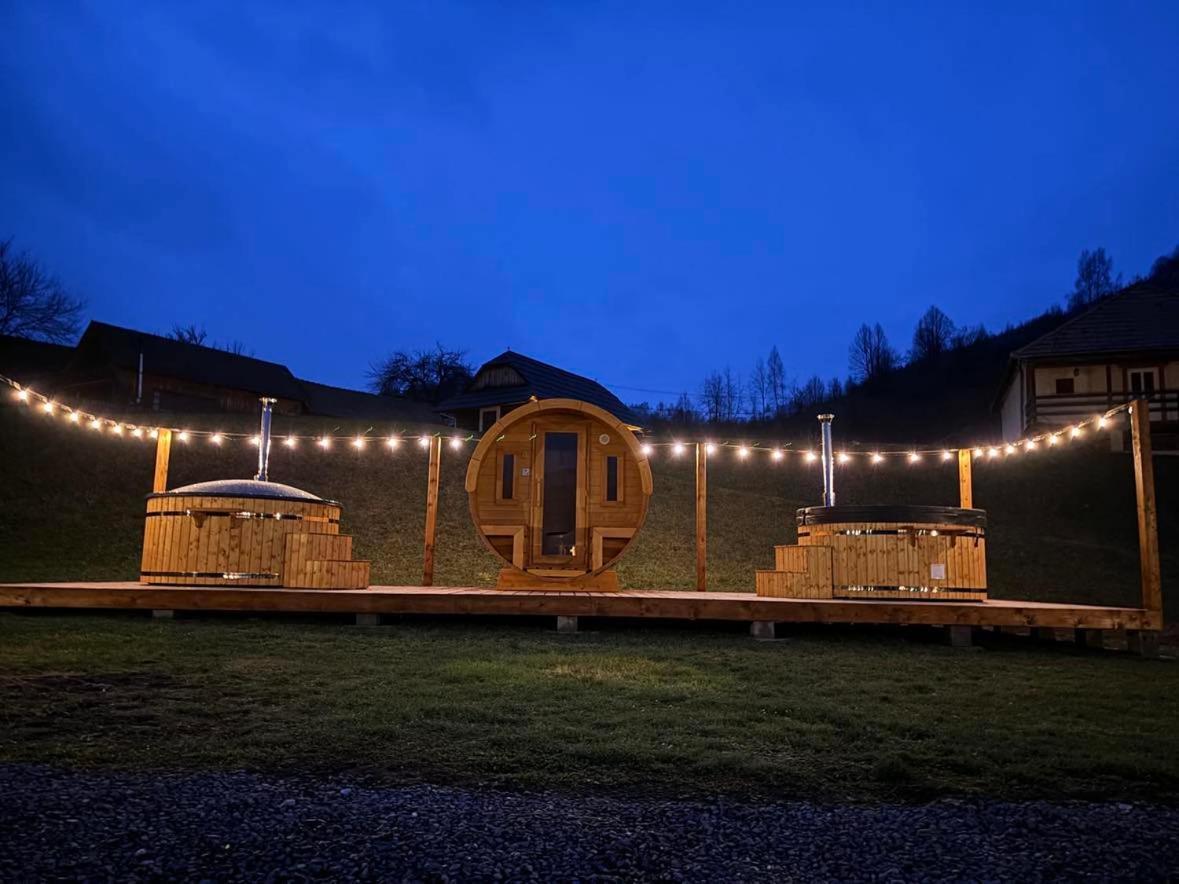 Biotour Camping & Restaurant Ghimes-Faget ภายนอก รูปภาพ